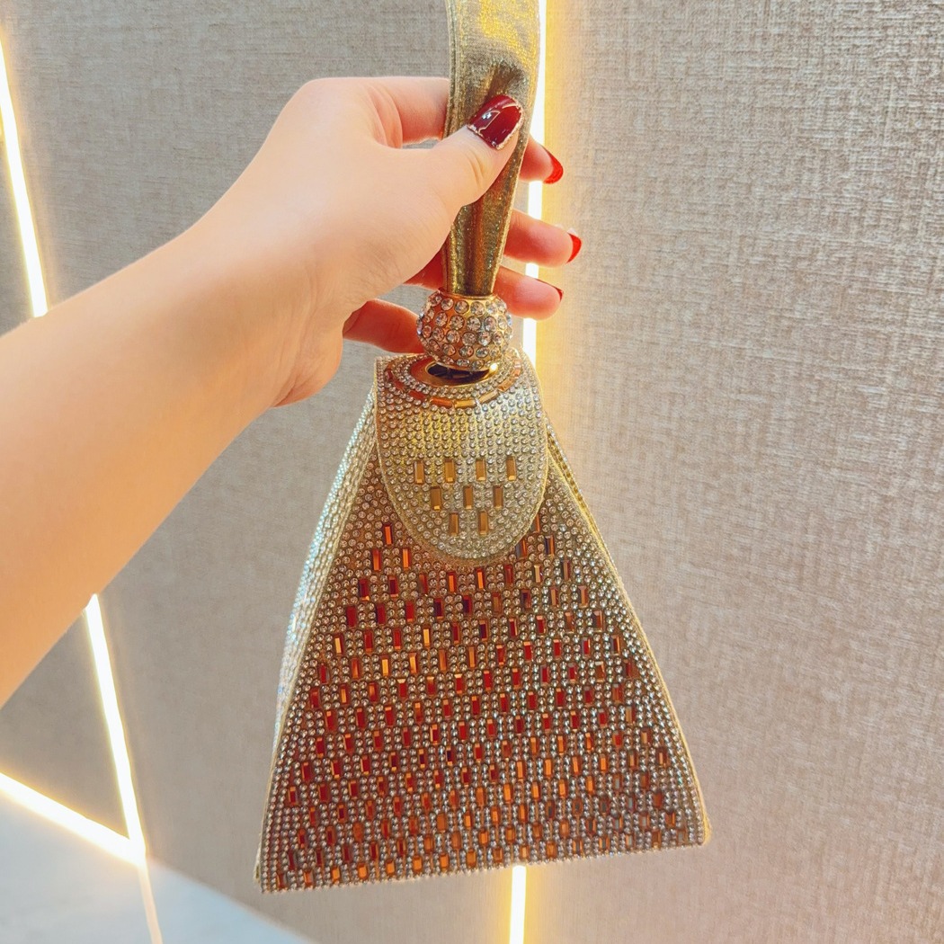 Rhinestones Luxury Evening Bag - Luxury Bags Pyramid 评论和价格